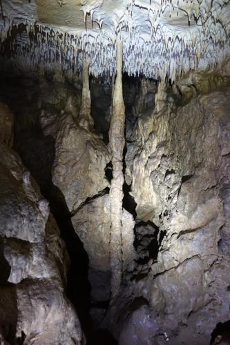 große (>2m) Tropfsteinsäule