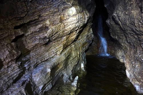 See vor dem Wasserfall