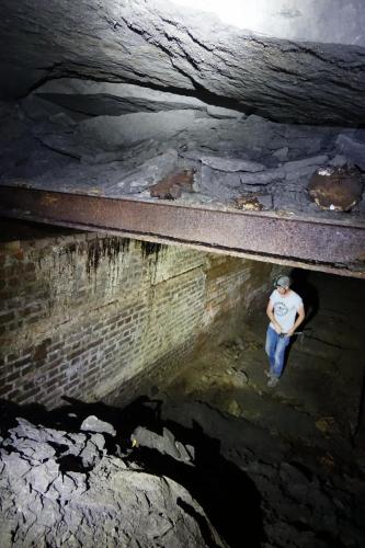 Übergang vom Stollen zur nachgebrochenen Höhle