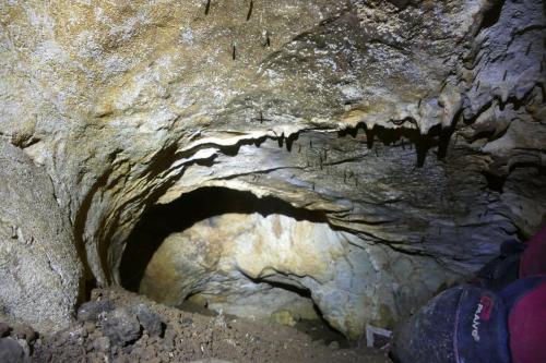 Höhle 2: Im Schlufgang