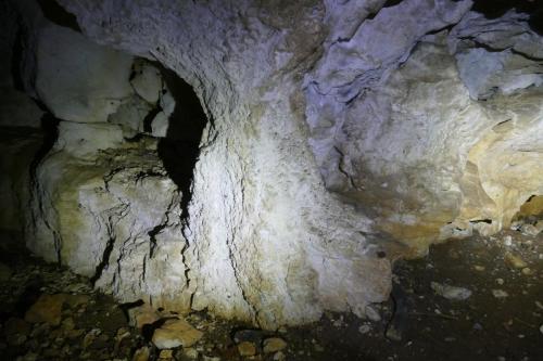 Höhle 2: Felssäulen